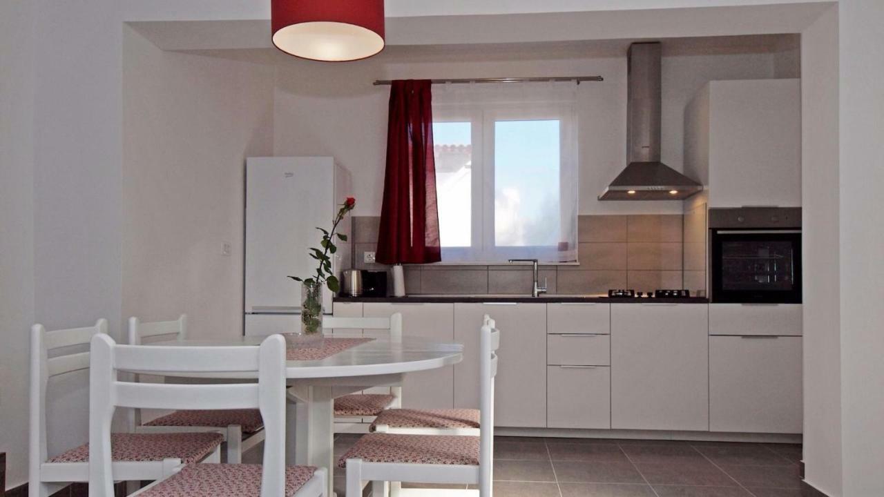 Apartments Mare Vodice Bagian luar foto
