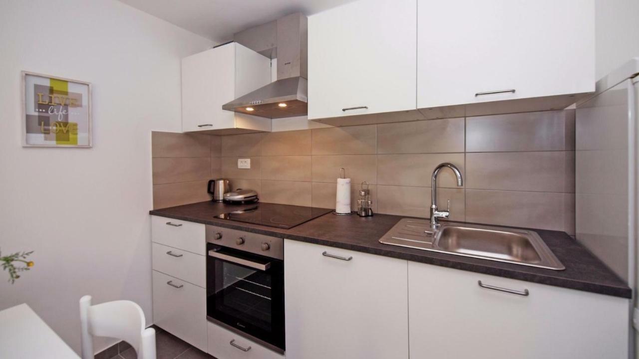 Apartments Mare Vodice Bagian luar foto